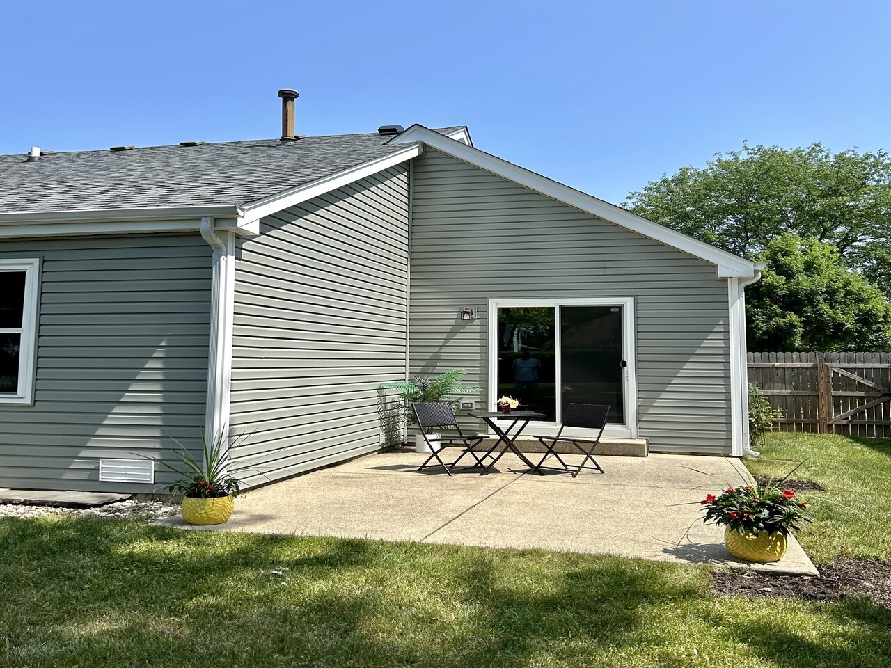 707 Cherry Valley Road Vernon Hills, IL 60061 - Photo 2 of 17