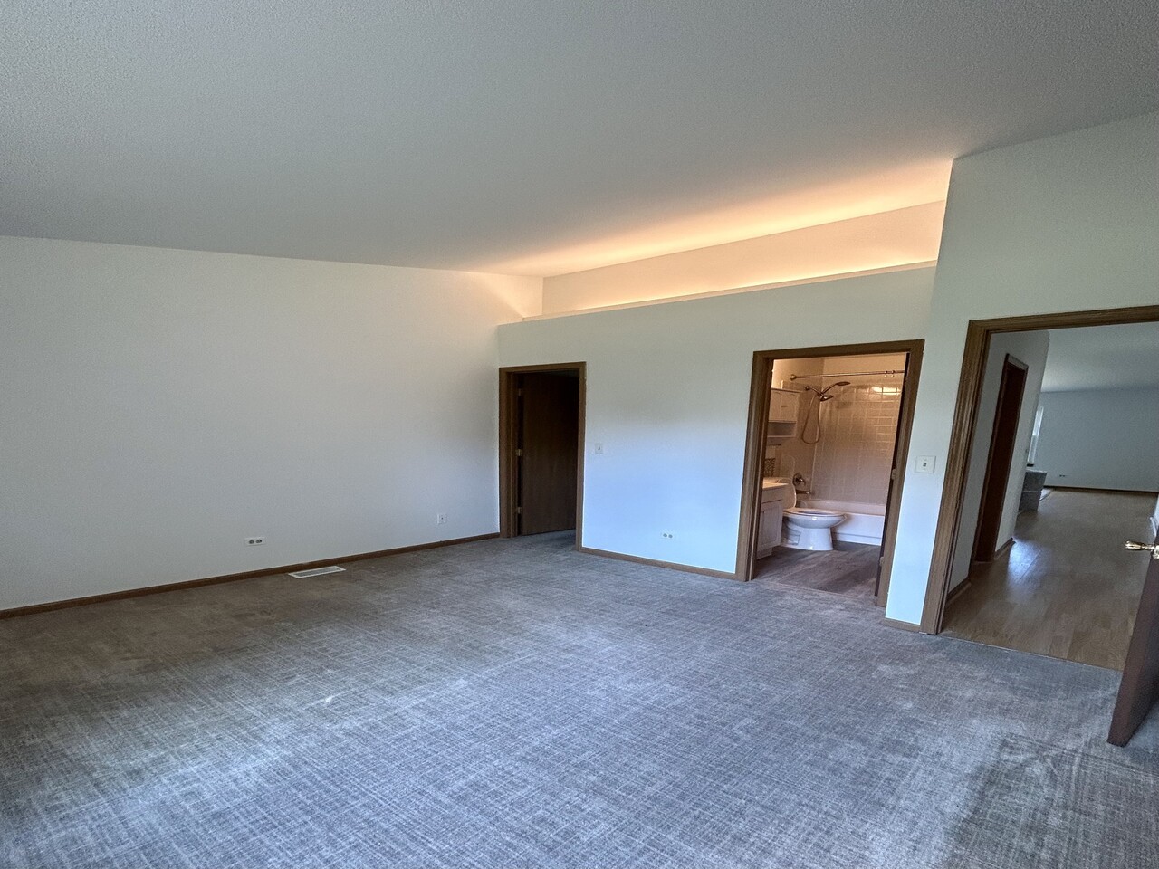 707 Cherry Valley Road Vernon Hills, IL 60061 - Photo 8 of 17