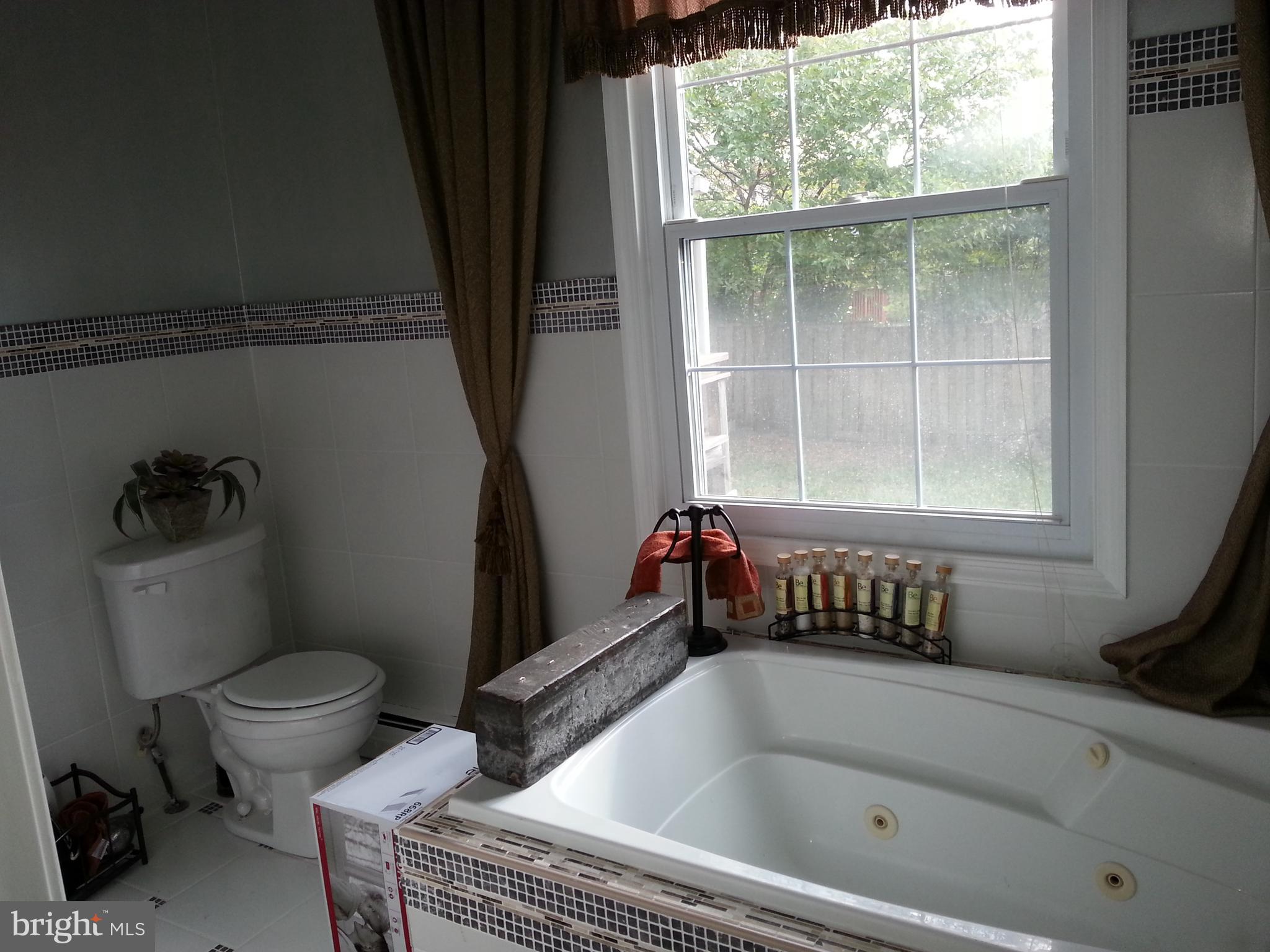 2063 Woodford Road Vienna, VA 22182 - Photo 19 of 26 master bathroom