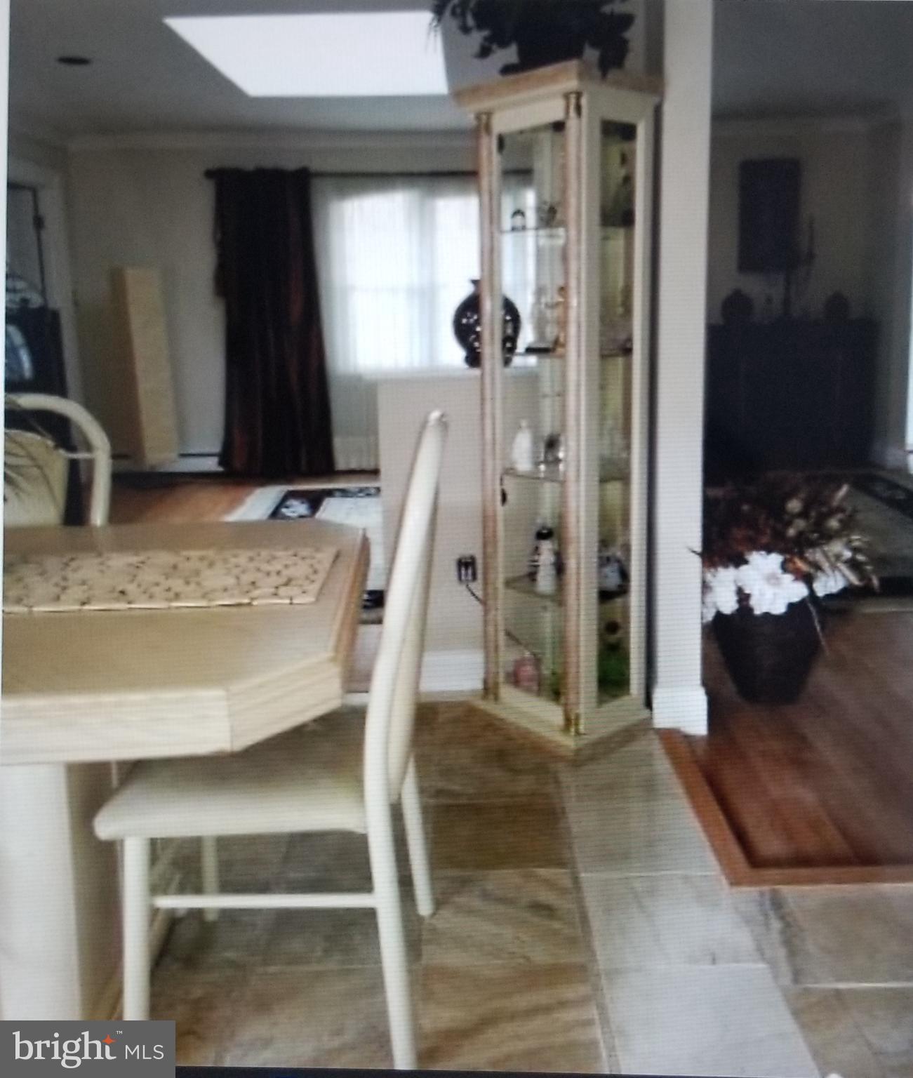 2063 Woodford Road Vienna, VA 22182 - Photo 4 of 26 dinning