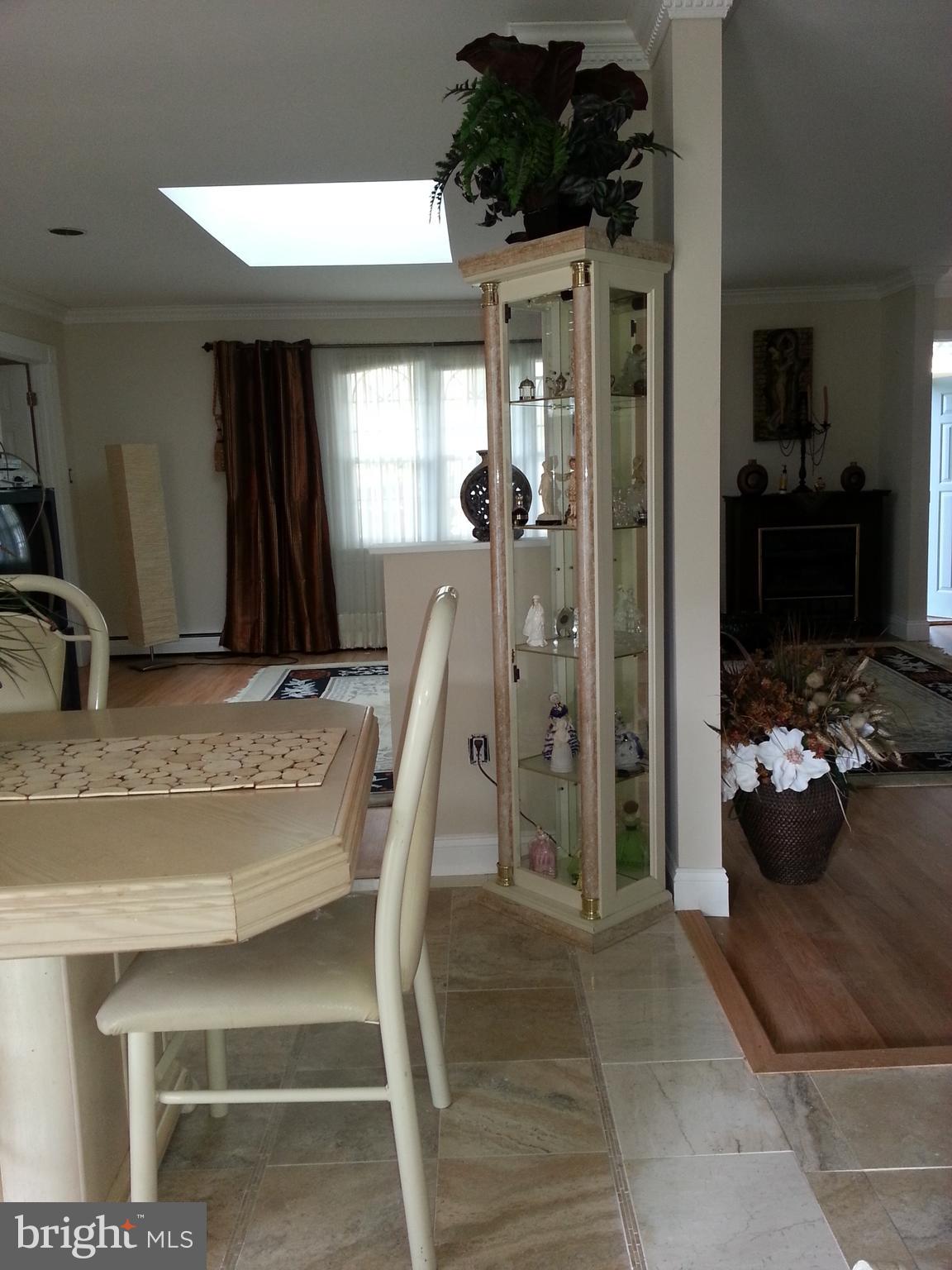 2063 Woodford Road Vienna, VA 22182 - Photo 9 of 26 dinning