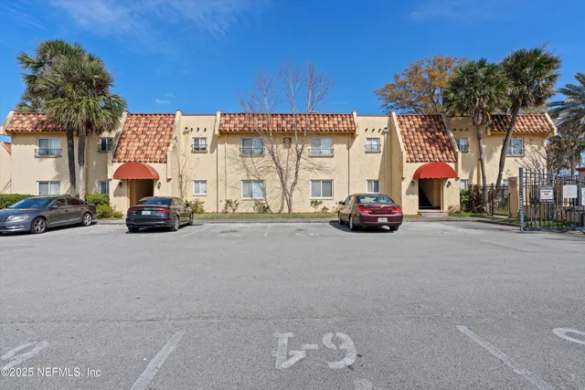 a car parked in front of a building
