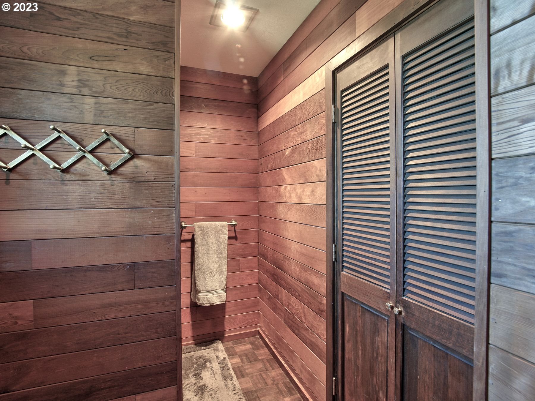 19105 Northeast Trunk Road Dundee, OR 97115 - Photo 31 of 48 Bathroom