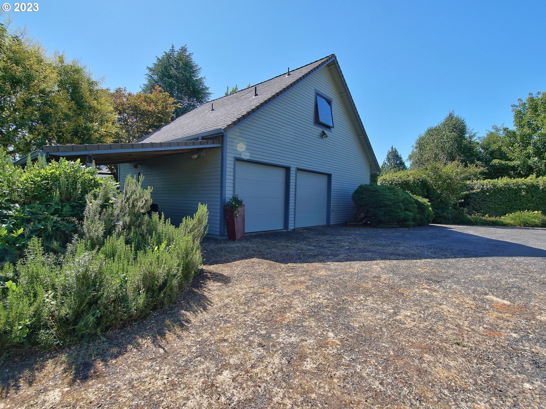 19105 Northeast Trunk Road Dundee, OR 97115 - Photo 40 of 48 Deck