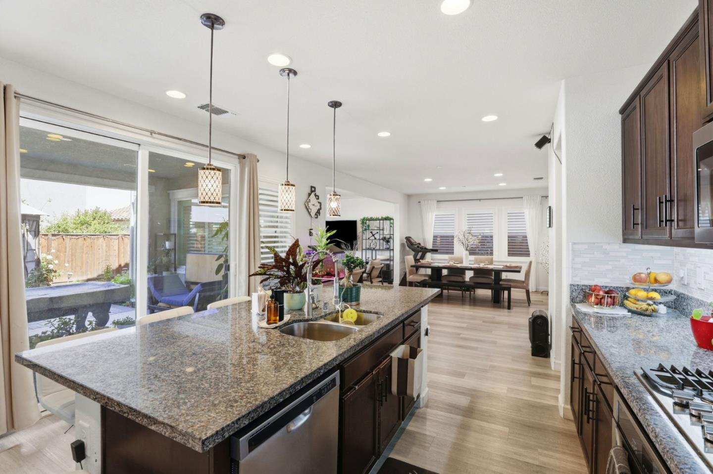 1017 Ruby Way Gilroy, CA 95020 - Photo 15 of 40