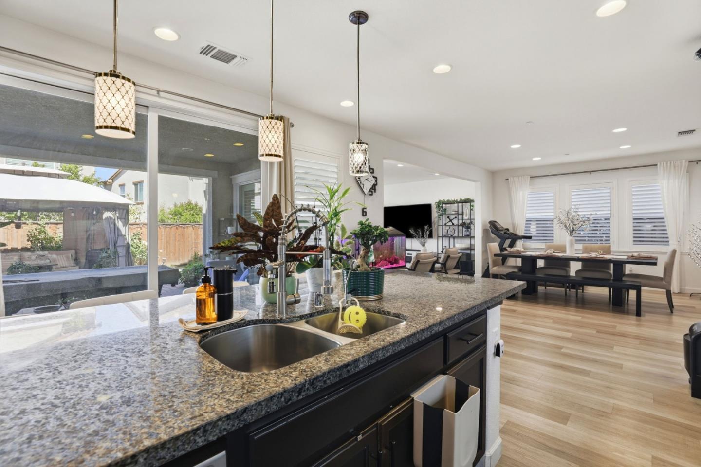 1017 Ruby Way Gilroy, CA 95020 - Photo 17 of 40