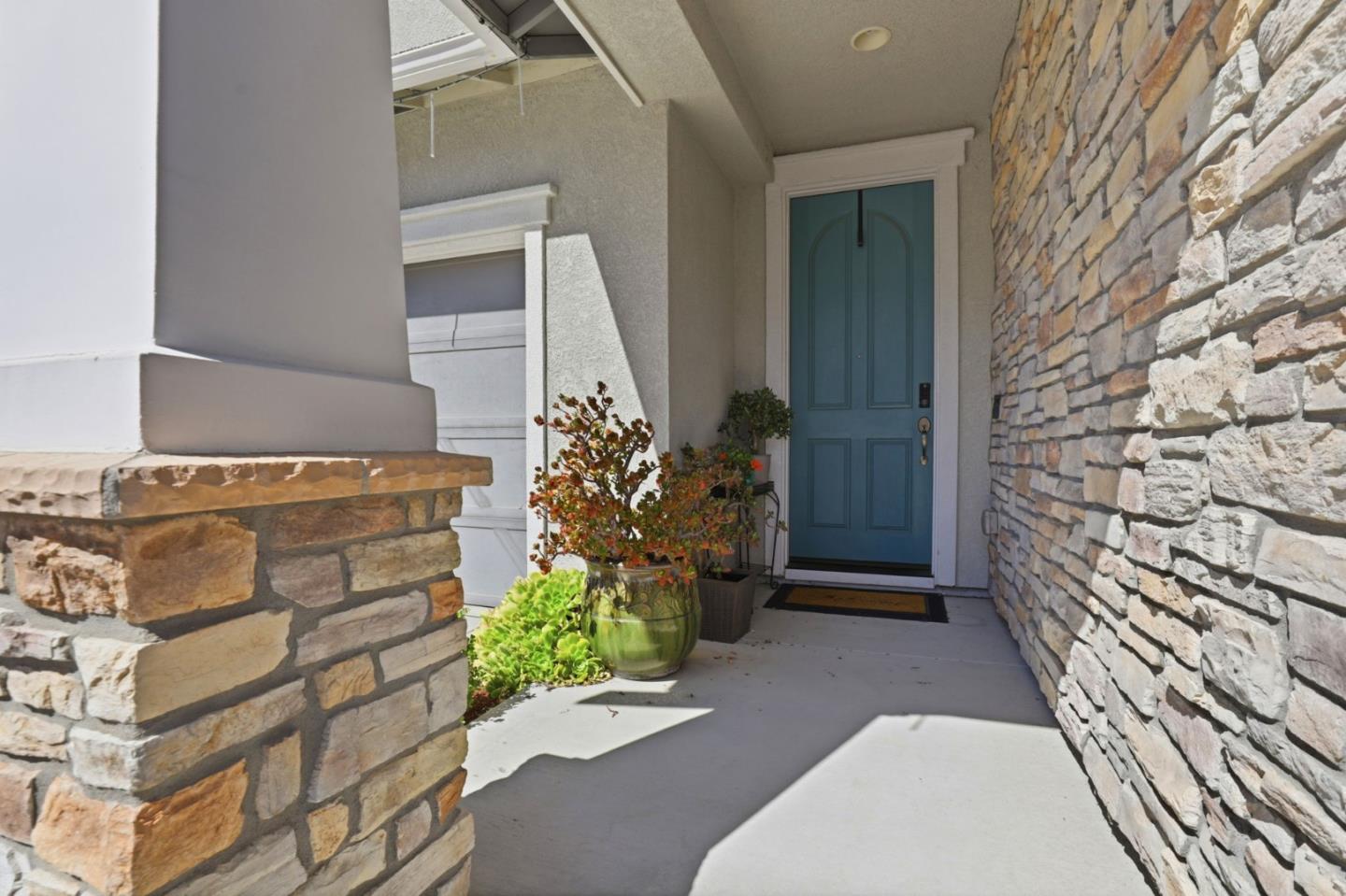 1017 Ruby Way Gilroy, CA 95020 - Photo 4 of 40