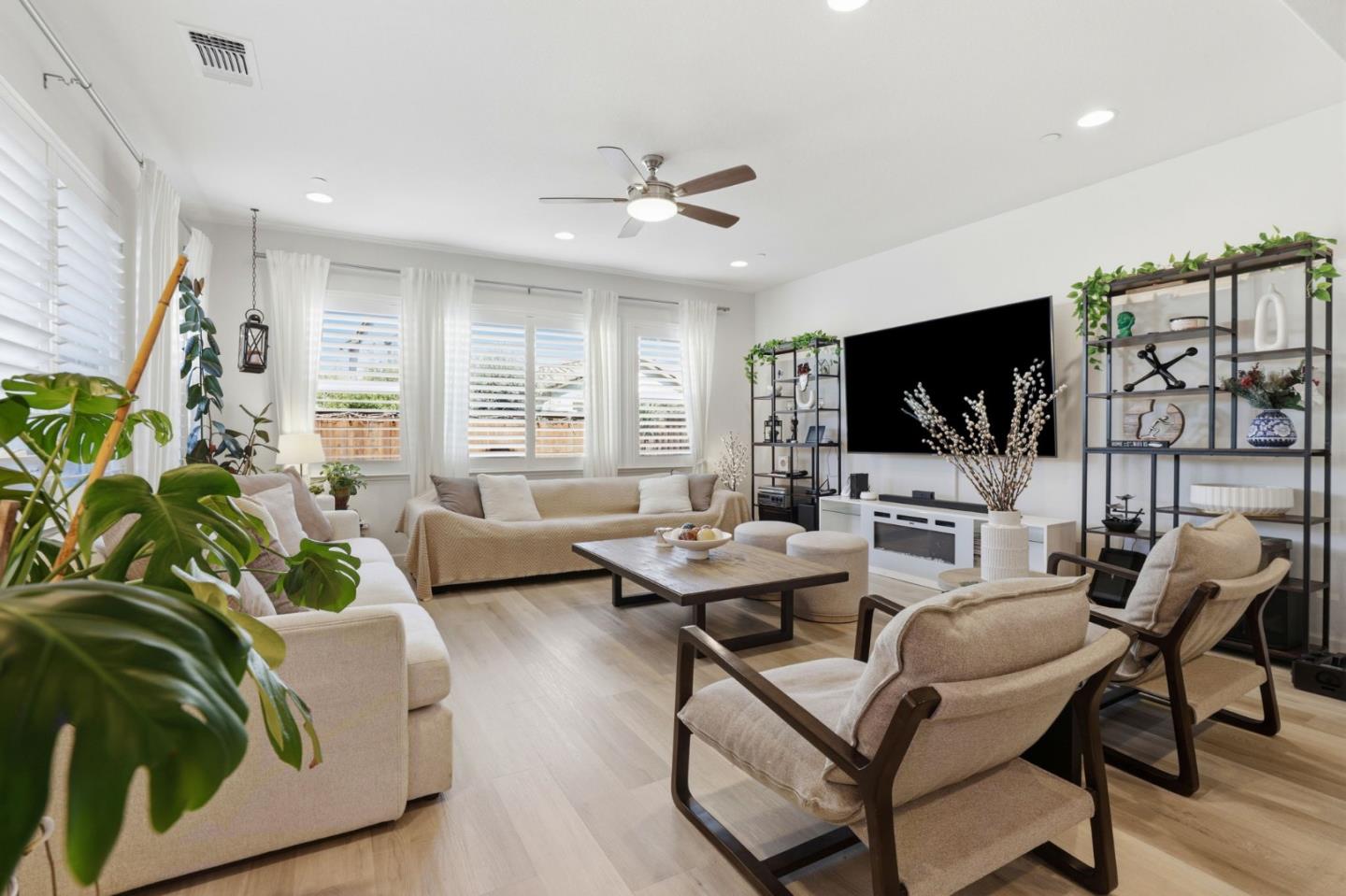 1017 Ruby Way Gilroy, CA 95020 - Photo 6 of 40