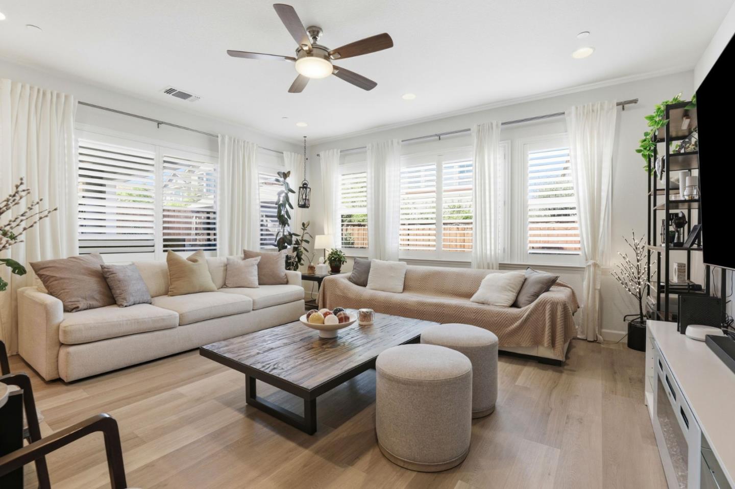 1017 Ruby Way Gilroy, CA 95020 - Photo 7 of 40