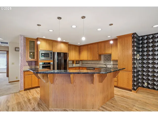 $885,000 | 1875 Northwest Doral Street, McMinnville, OR 97128