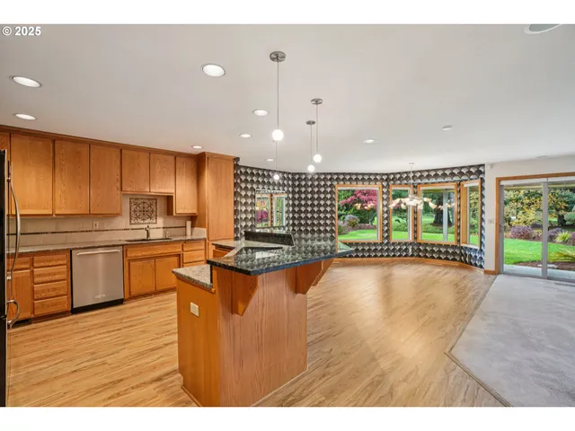 $885,000 | 1875 Northwest Doral Street, McMinnville, OR 97128