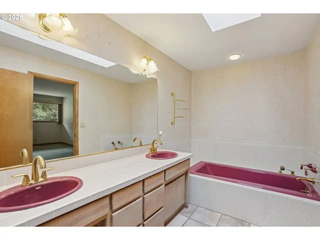 $885,000 | 1875 Northwest Doral Street, McMinnville, OR 97128