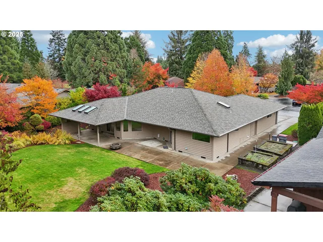 $885,000 | 1875 Northwest Doral Street, McMinnville, OR 97128