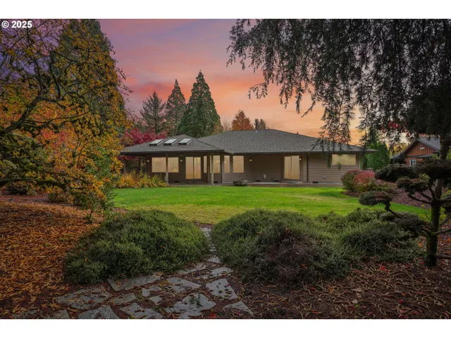 $885,000 | 1875 Northwest Doral Street, McMinnville, OR 97128