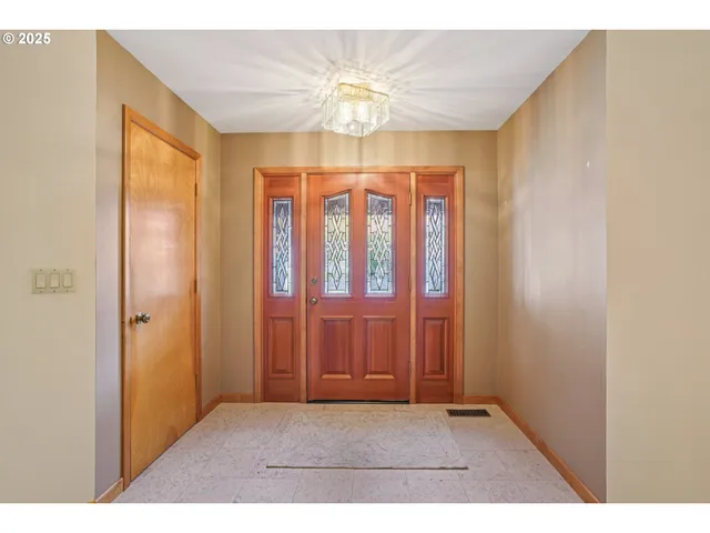 $885,000 | 1875 Northwest Doral Street, McMinnville, OR 97128