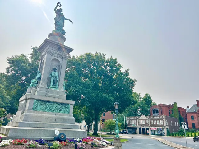 $1,000 | 135 West Main Street, Unit 1B, Waterbury, CT 06702