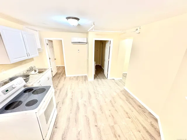 $1,000 | 135 West Main Street, Unit 1B, Waterbury, CT 06702