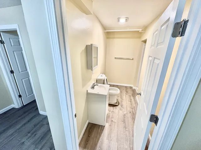 $1,000 | 135 West Main Street, Unit 1B, Waterbury, CT 06702