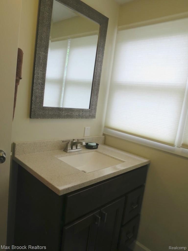 1828 Mansfield Road Birmingham, MI 48009 - Photo 12 of 20 12.jpg