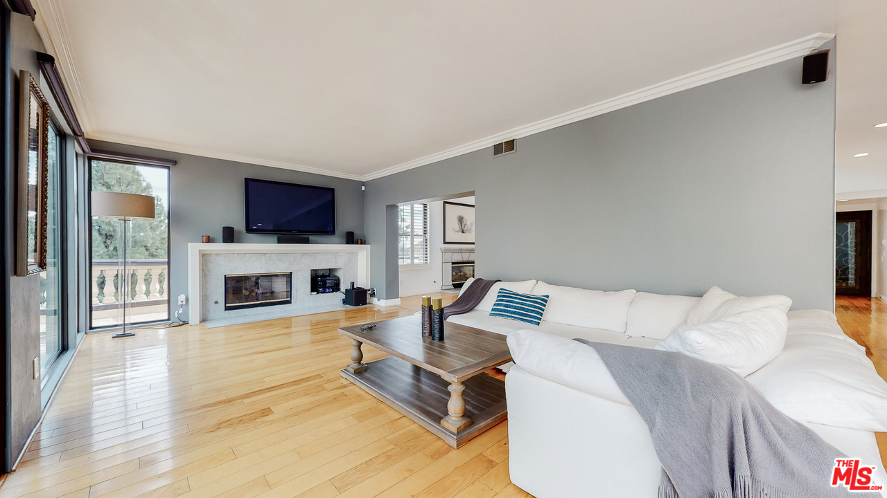 1975 Erin Way Glendale, CA 91206 - Photo 15 of 49