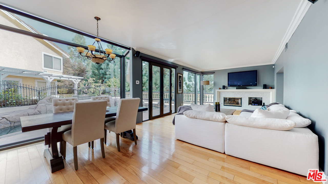 1975 Erin Way Glendale, CA 91206 - Photo 16 of 49