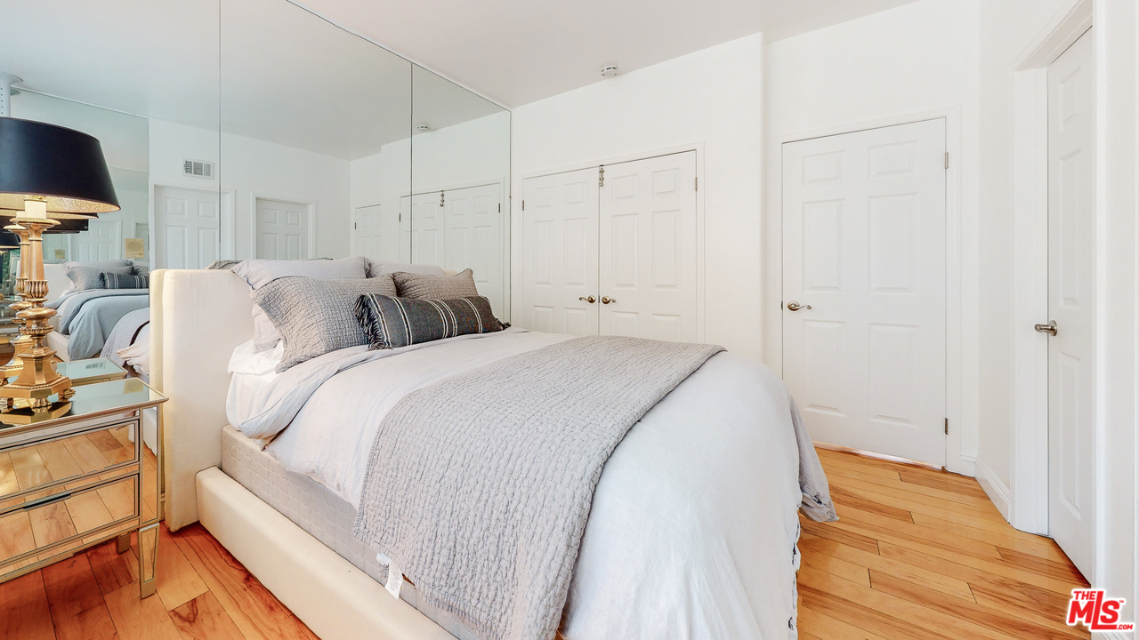 1975 Erin Way Glendale, CA 91206 - Photo 37 of 49