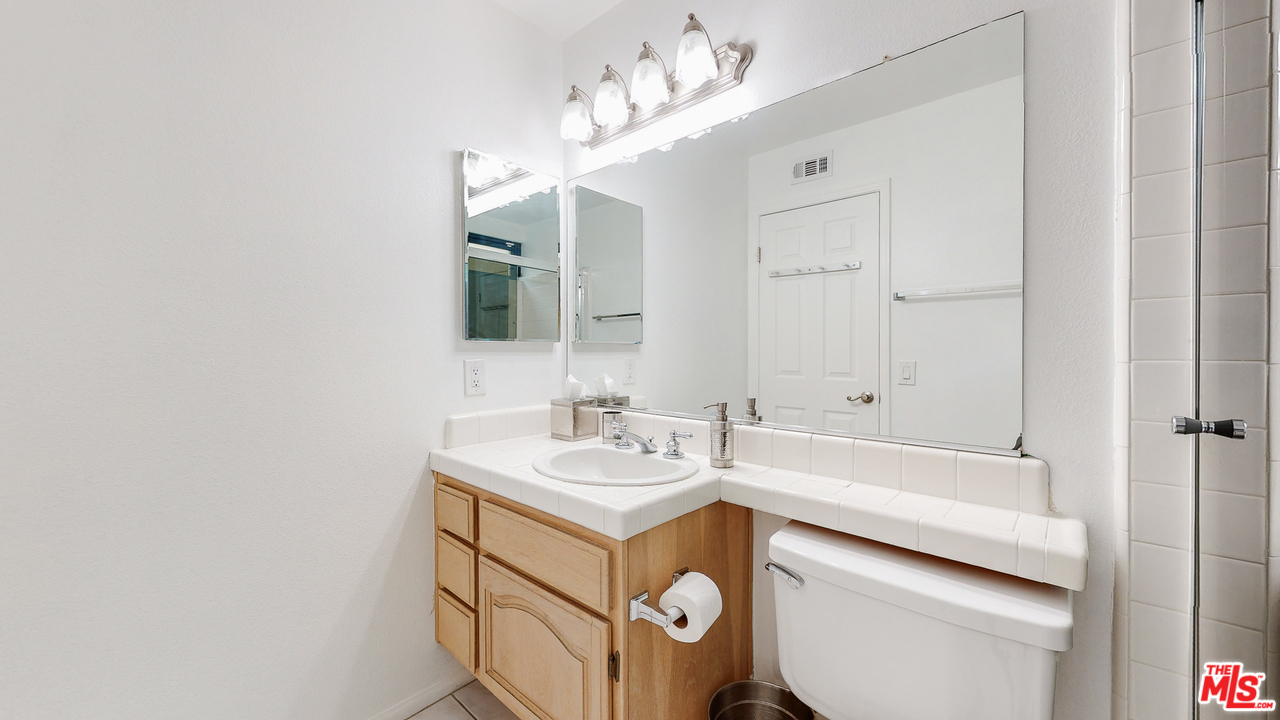 1975 Erin Way Glendale, CA 91206 - Photo 38 of 49