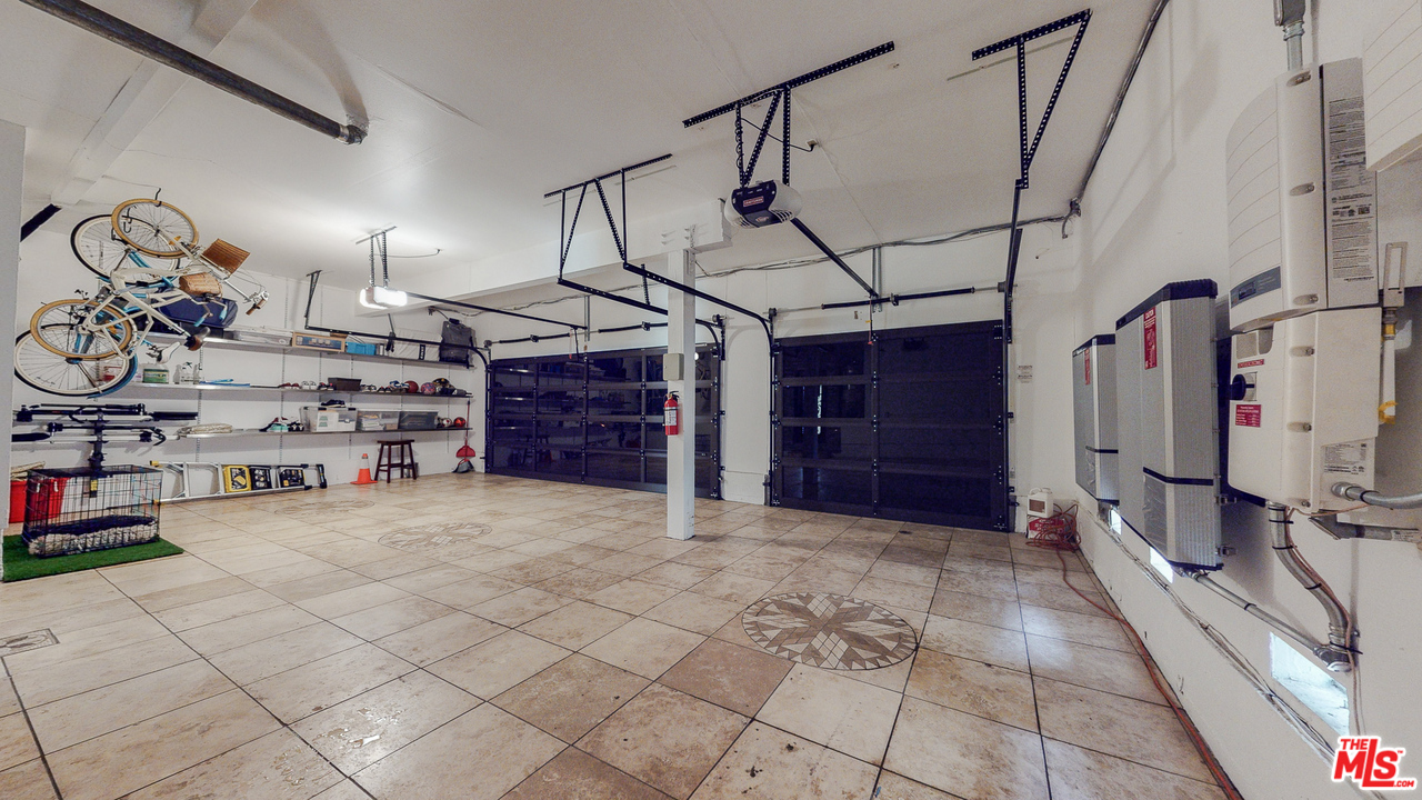 1975 Erin Way Glendale, CA 91206 - Photo 40 of 49