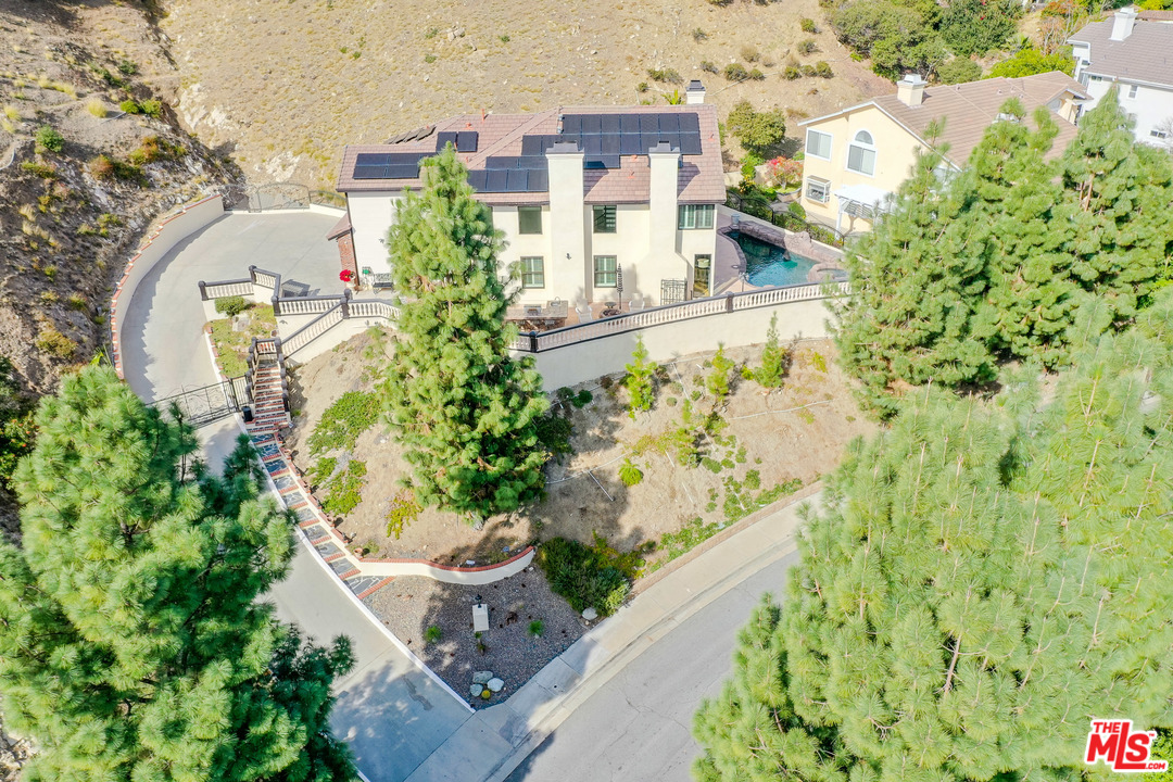 1975 Erin Way Glendale, CA 91206 - Photo 47 of 49