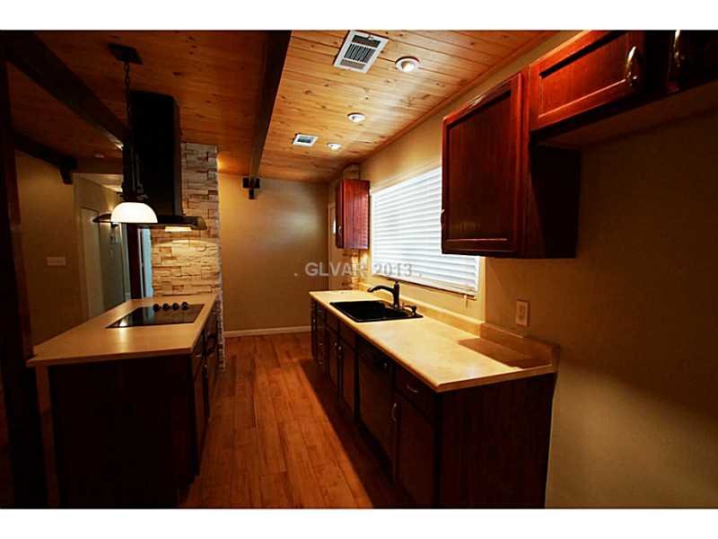 2205 Santa Rosa Drive Las Vegas, NV 89104 - Photo 6 of 12 Kitchen.