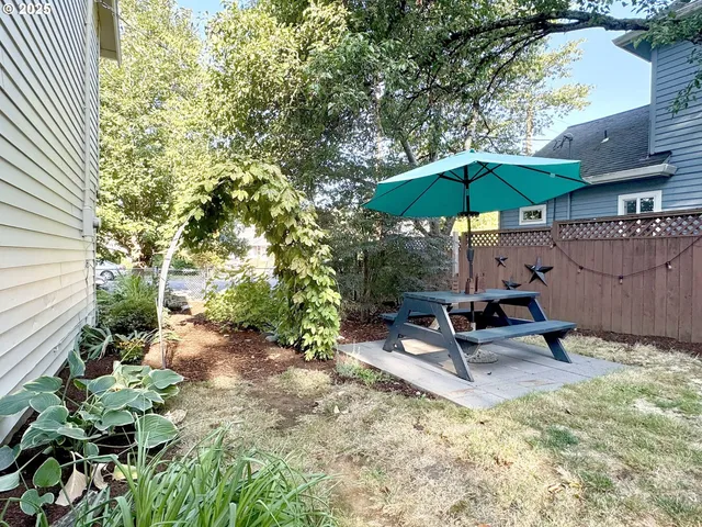 $624,000 | 7140 North Macrum Avenue, Portland, OR 97203