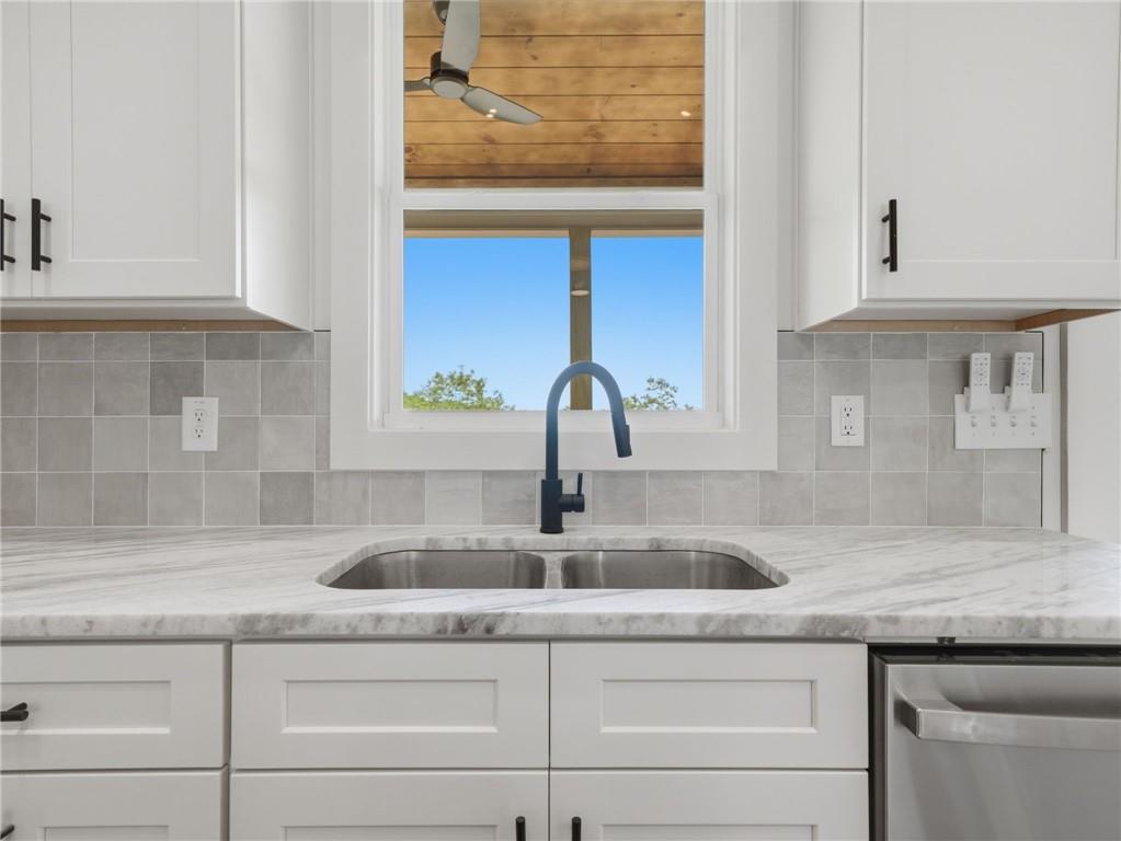 1521 Azure Lane Ranger, GA 30734 - Photo 11 of 47