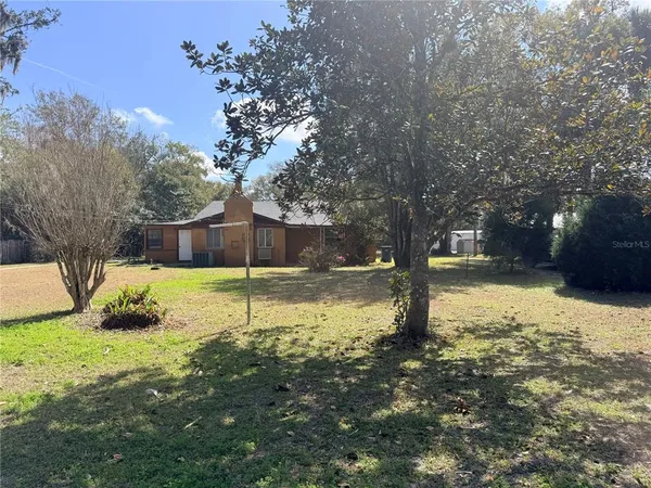 $2,200 | 2108 Old New York Avenue, DeLand, FL 32720