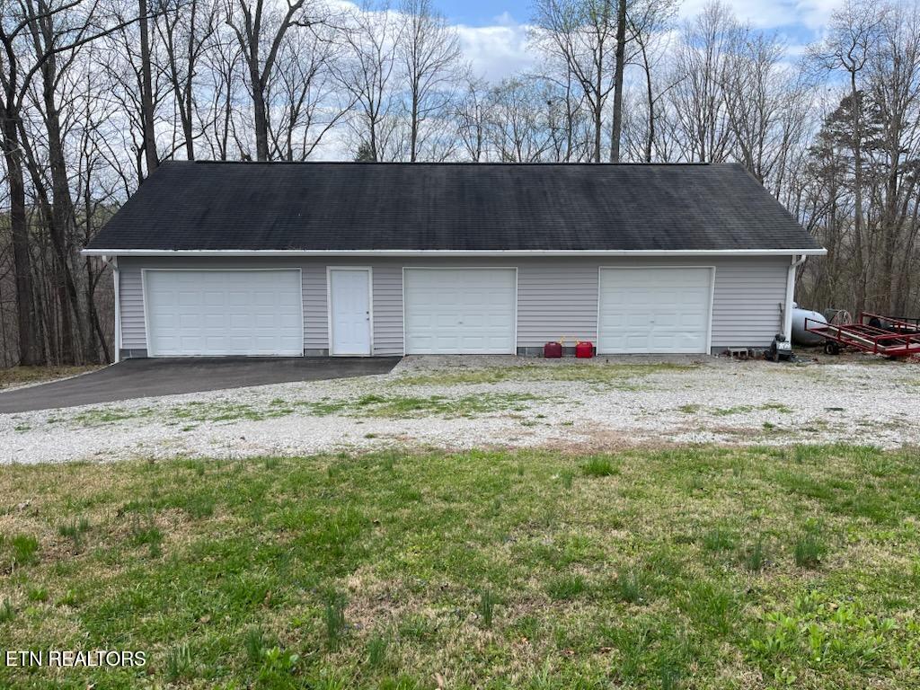 240 Indian Creek Road Jacksboro, TN 37757 - Photo 6 of 24 IMG956244