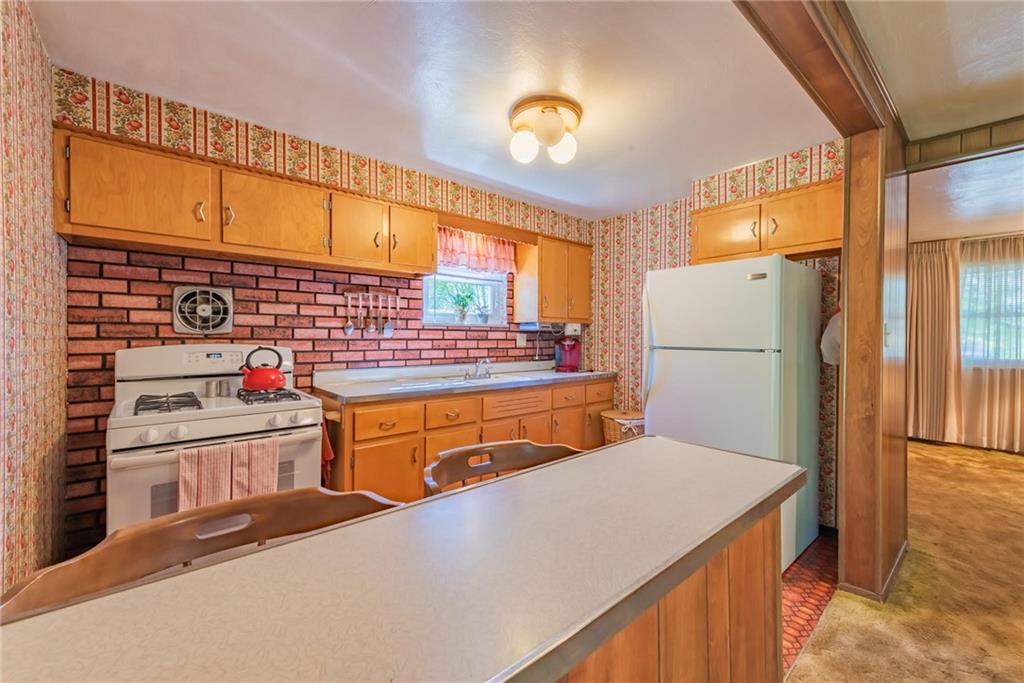 620 Pettigrew Road Irwin, PA 15642 - Photo 4 of 25 Gallery Image 4