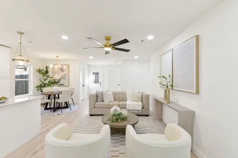 $575,000 | 1630 1/2 Tabor Street, Houston, TX 77009