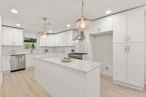 $575,000 | 1630 1/2 Tabor Street, Houston, TX 77009