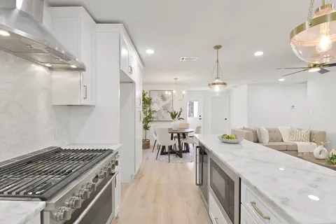 $575,000 | 1630 1/2 Tabor Street, Houston, TX 77009