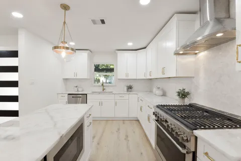 $575,000 | 1630 1/2 Tabor Street, Houston, TX 77009