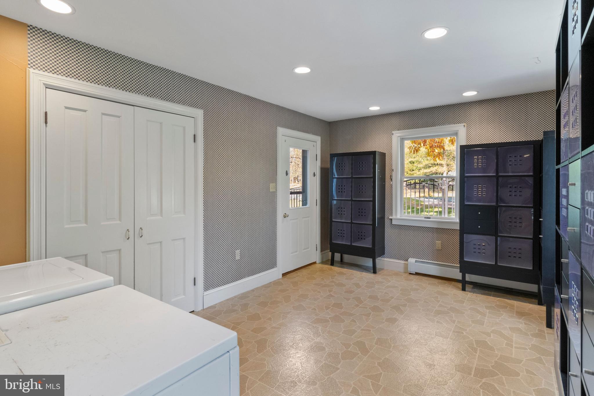 1046 Davis Grove Road Ambler, PA 19002 - Photo 13 of 73 Mudroom/Laundry