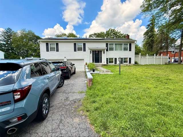 $479,000 | 18 Park Hill Drive, New Windsor, NY 12553