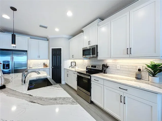 $3,800 | 5559 Trevesta Place, Palmetto, FL 34221