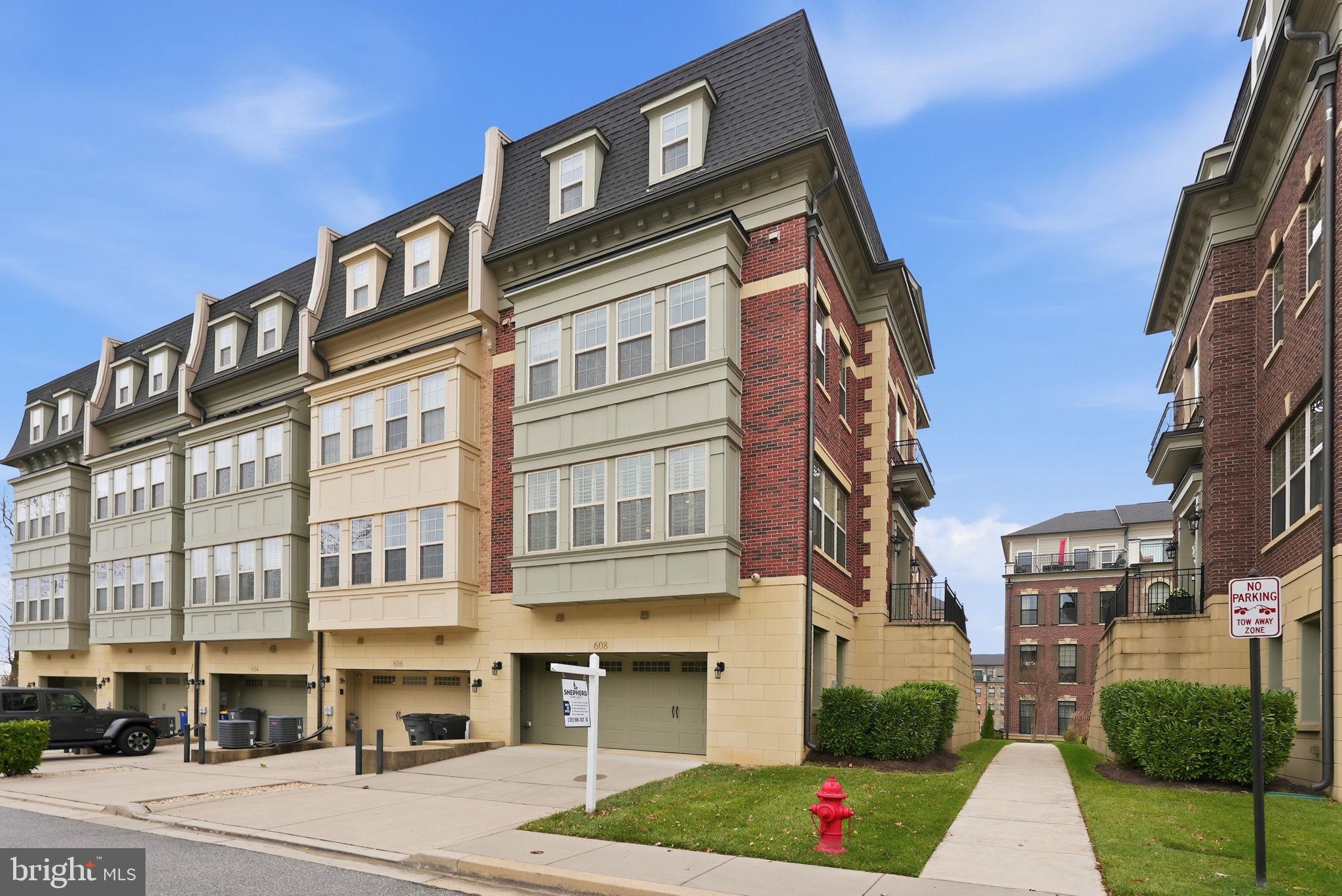 608 Fair Winds Way, Unit 262A Oxon Hill, MD 20745 - Photo 41 of 48 a view of a building with a street