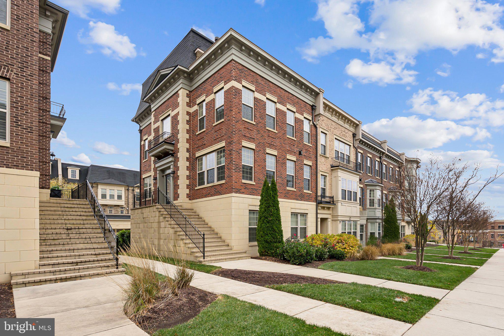 608 Fair Winds Way, Unit 262A Oxon Hill, MD 20745 - Photo 42 of 48 a front view of a building