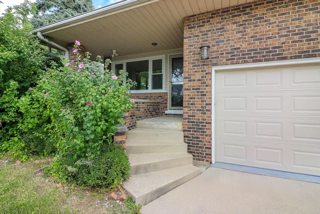 $559,900 | 4009 Forest Avenue, Brookfield, IL 60513