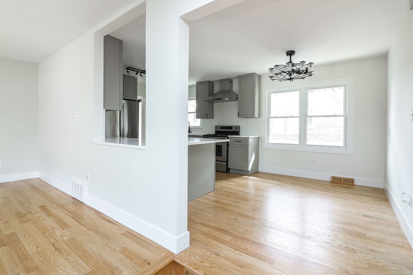 4009 Forest Avenue Brookfield, IL 60513 - Photo 8 of 28