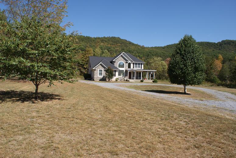 209 Tree Top Road Covington, VA 24426 - Photo 3 of 12 Front
