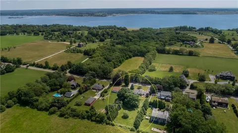 $825,000 | 415 Wapping Road, Portsmouth, RI 02871