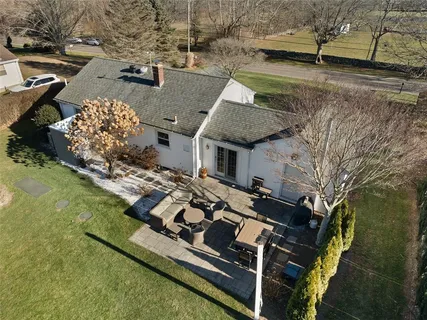 $825,000 | 415 Wapping Road, Portsmouth, RI 02871