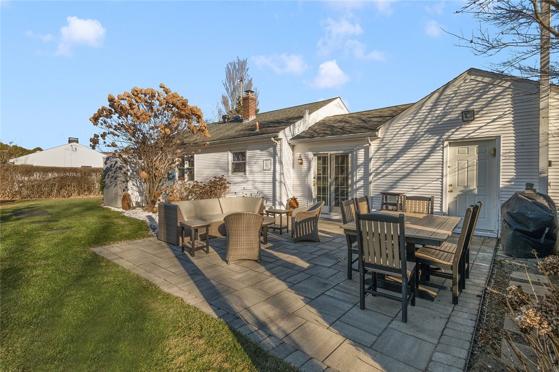 415 Wapping Road Portsmouth, RI 02871 - Photo 14 of 49